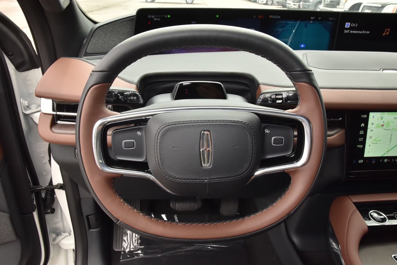 New 2026 Lincoln Navigator L Reserve AWD/4WD image 22