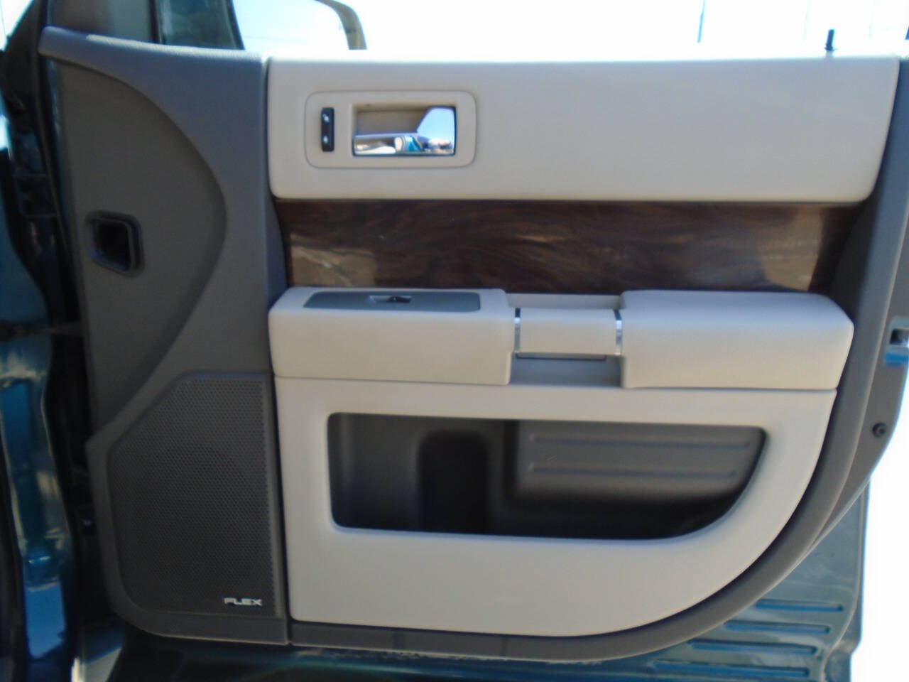 Used 2011 Ford Flex SEL w/ Rapid Spec Order Code FWD image 33