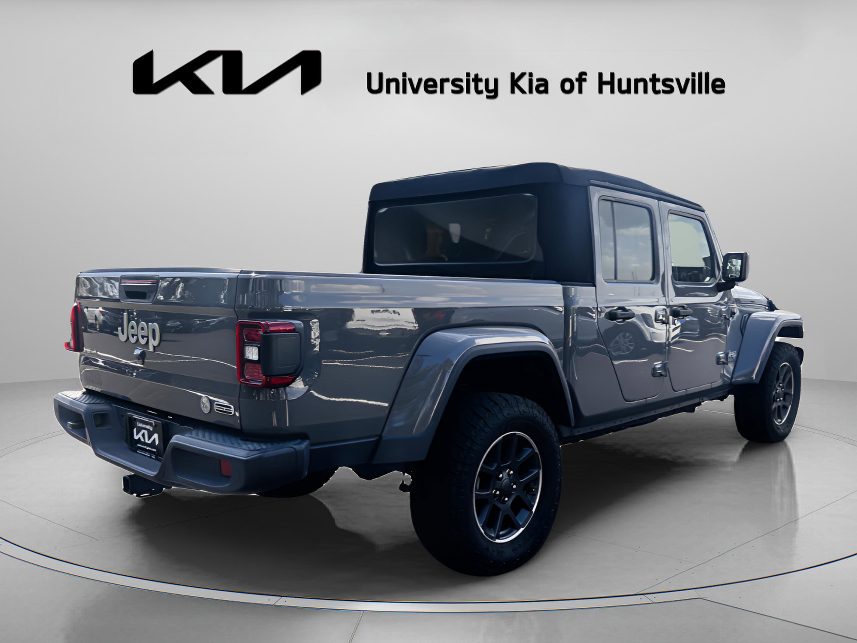 Used 2020 Jeep Gladiator Overland w/ Dual Top Group image 7