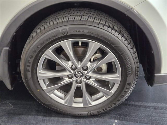 Used 2018 Toyota RAV4 Limited image 9