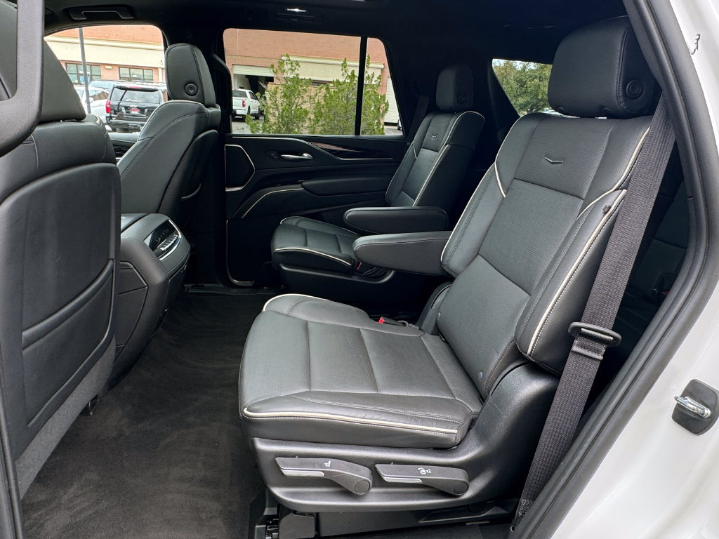 Used 2023 Cadillac Escalade Sport AWD/4WD image 34
