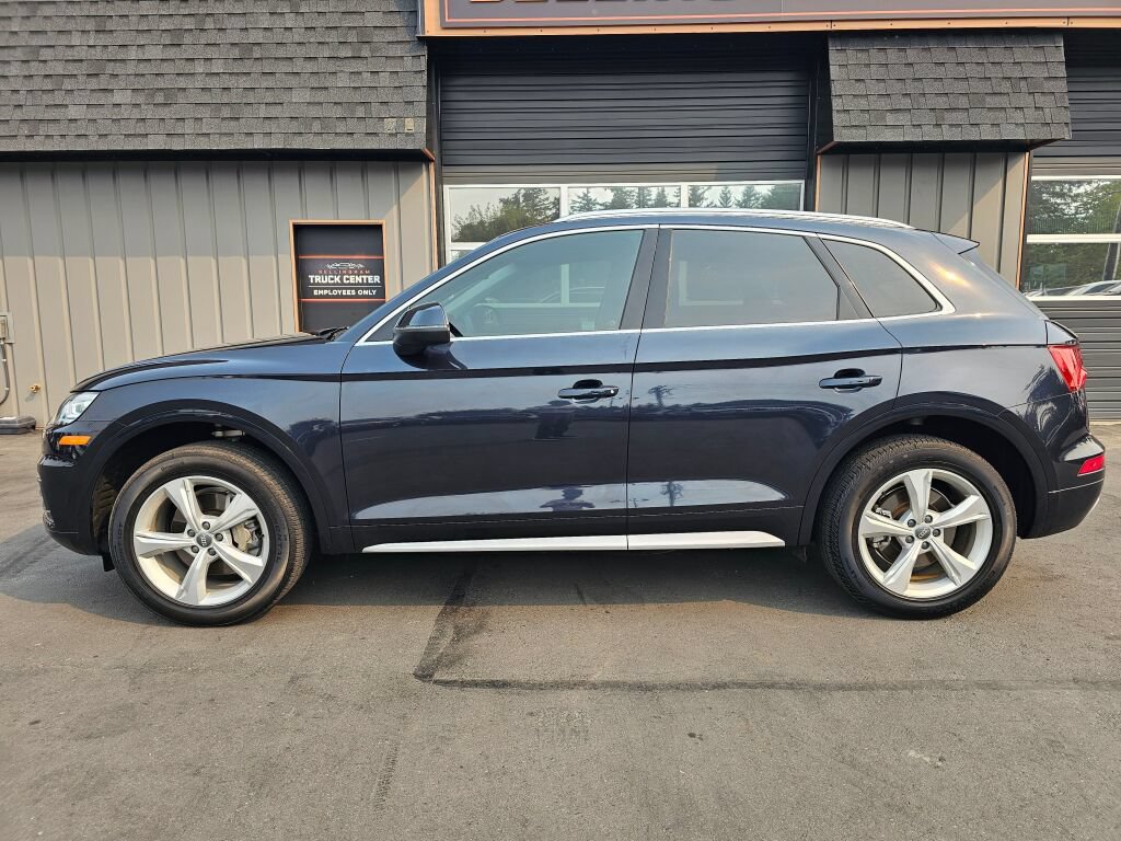 Used 2020 Audi Q5 2.0T Premium w/ Convenience Package AWD/4WD image 2