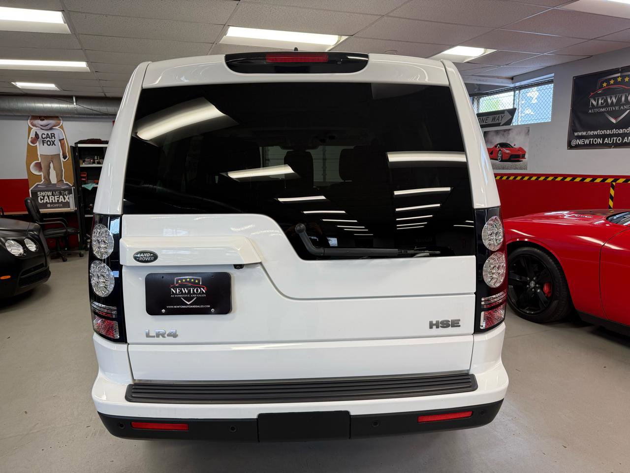 Used 2016 Land Rover LR4 HSE Silver Edition AWD/4WD image 6