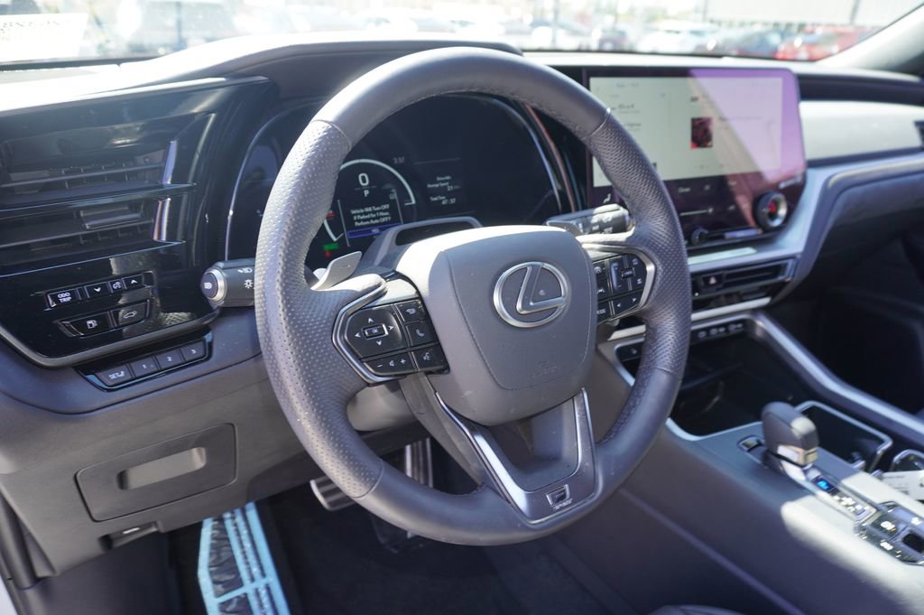 Used 2025 Lexus TX 500h AWD w/ Technology Package image 3
