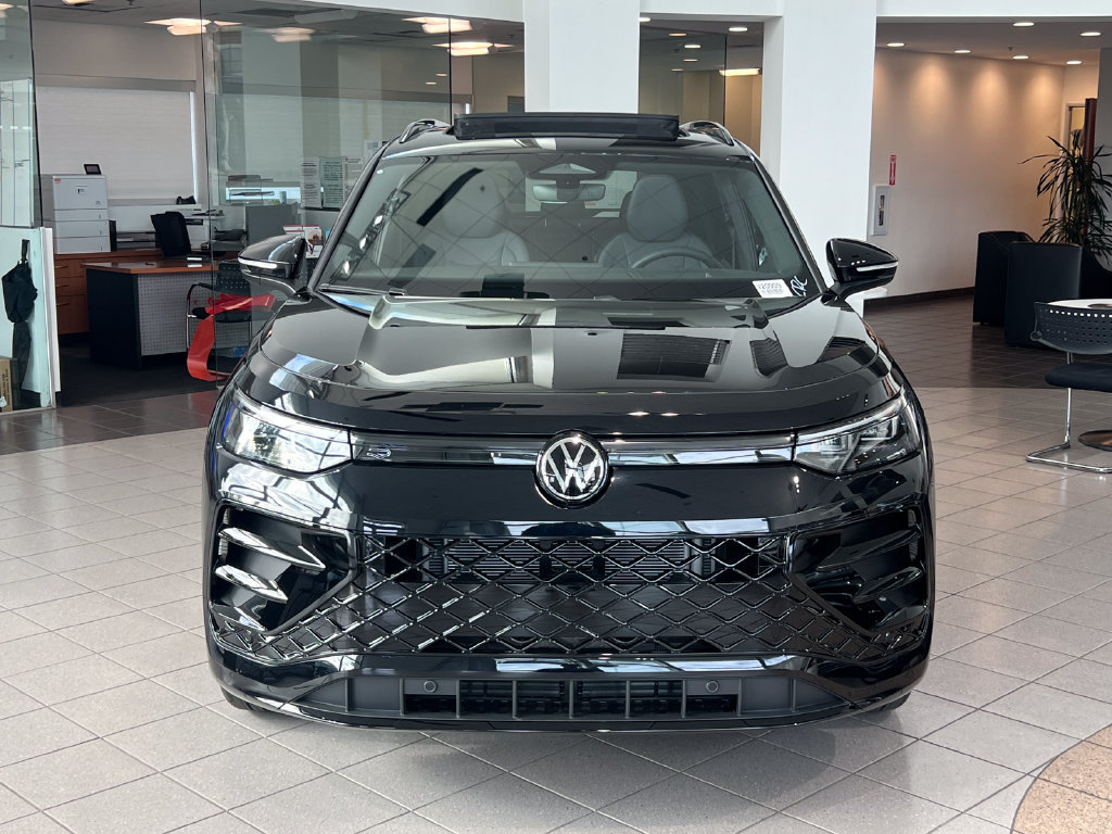 New 2026 Volkswagen Tiguan SE R-Line FWD image 4