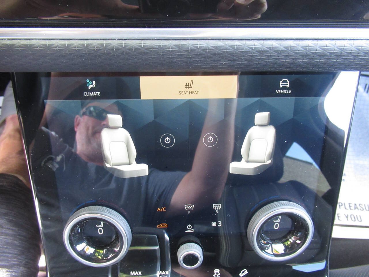 Used 2021 Land Rover Range Rover Velar R-Dynamic S AWD/4WD image 31