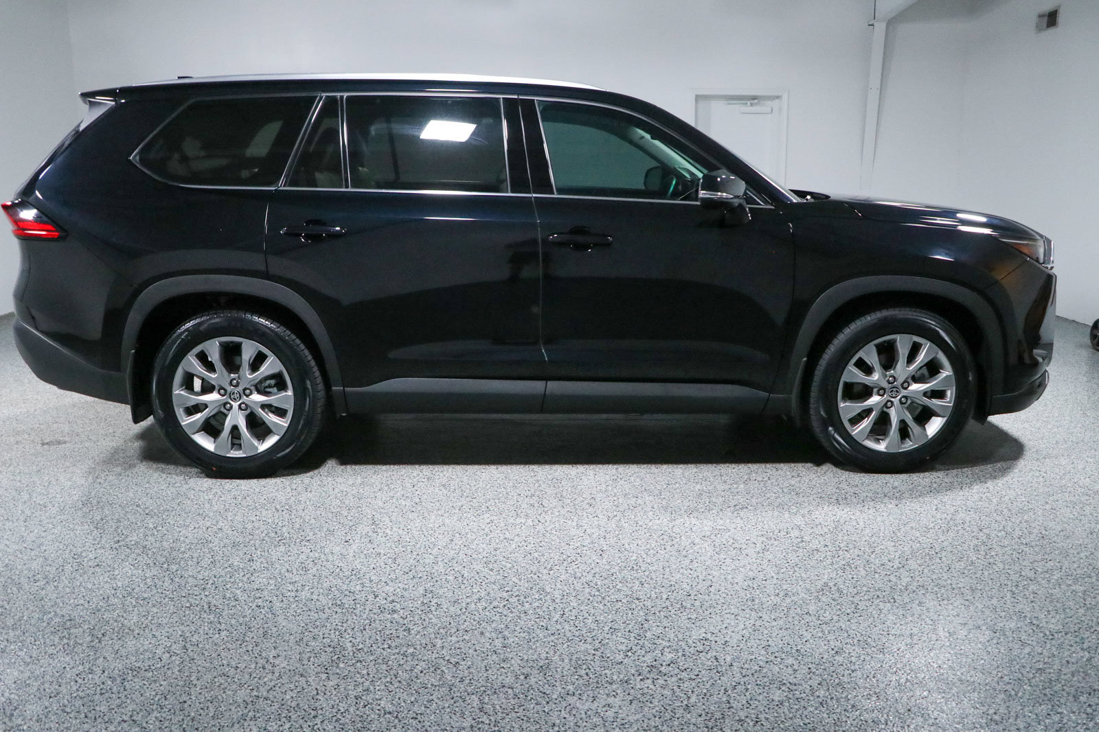 Used 2025 Toyota Grand Highlander AWD Hybrid image 6