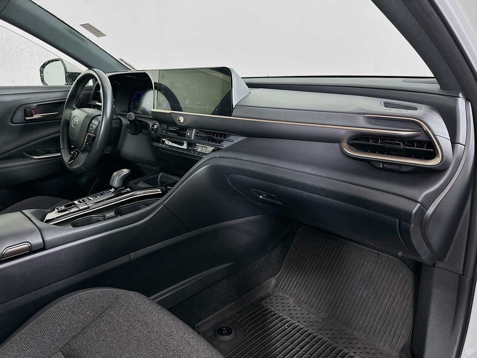 Used 2024 Toyota Crown XLE image 32