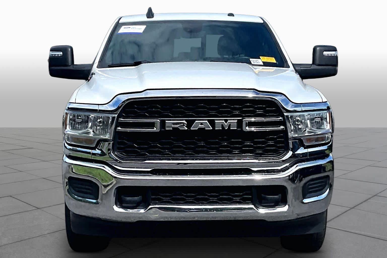 Used 2024 RAM 2500 Tradesman w/ Chrome Appearance Group AWD/4WD image 4