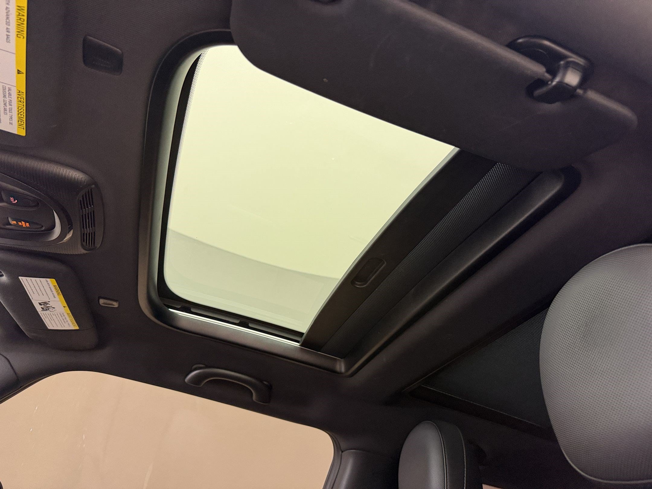 Used 2021 MINI Cooper 2-Door Hardtop FWD image 24