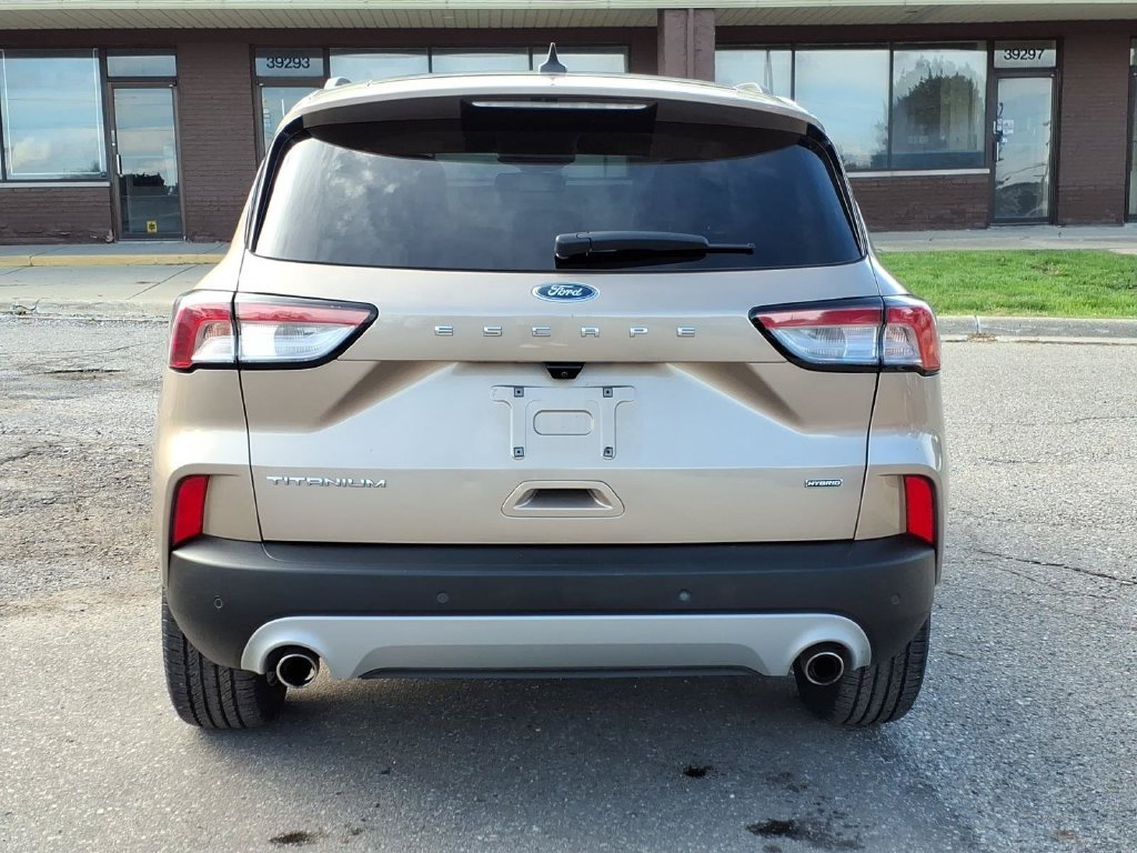 Used 2020 Ford Escape Titanium w/ Titanium Premium Package 2.0 FWD image 4