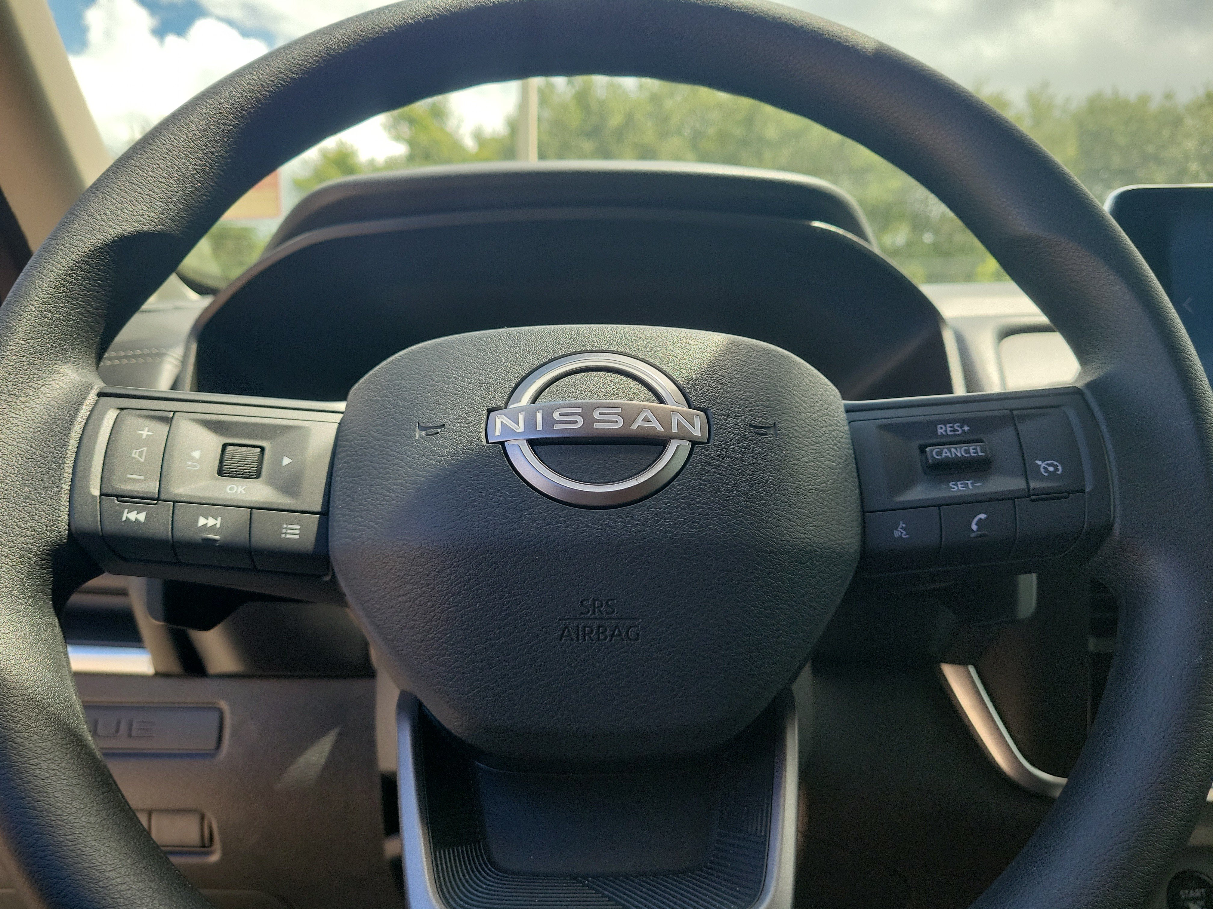 Certified 2025 Nissan Rogue S FWD image 22