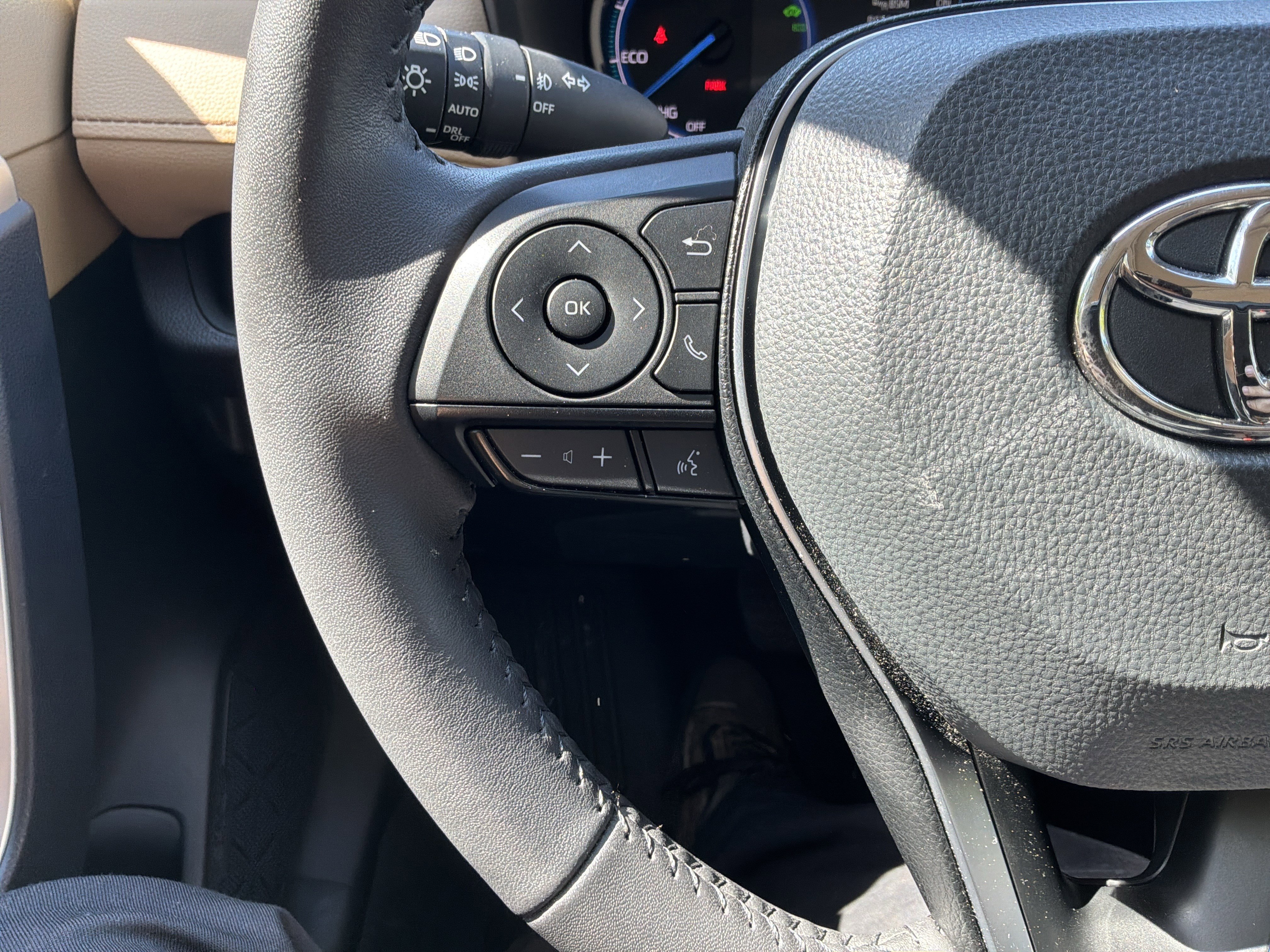 Used 2025 Toyota RAV4 XLE Premium AWD/4WD image 19