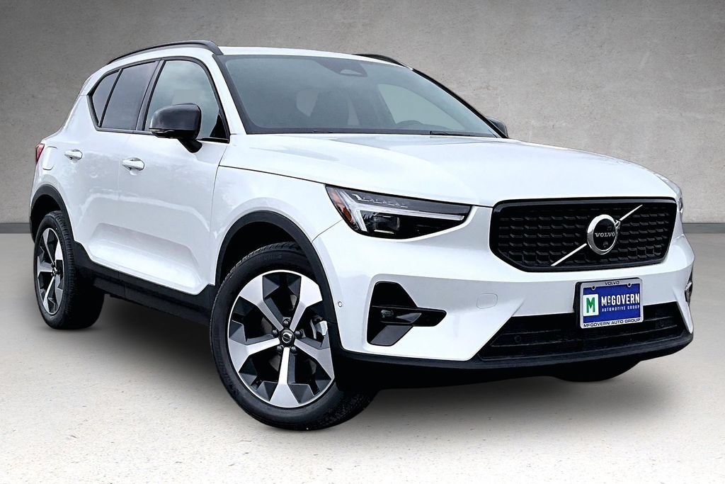 New 2026 Volvo XC40 B5 Plus w/ Protection Package Premier AWD/4WD image 2