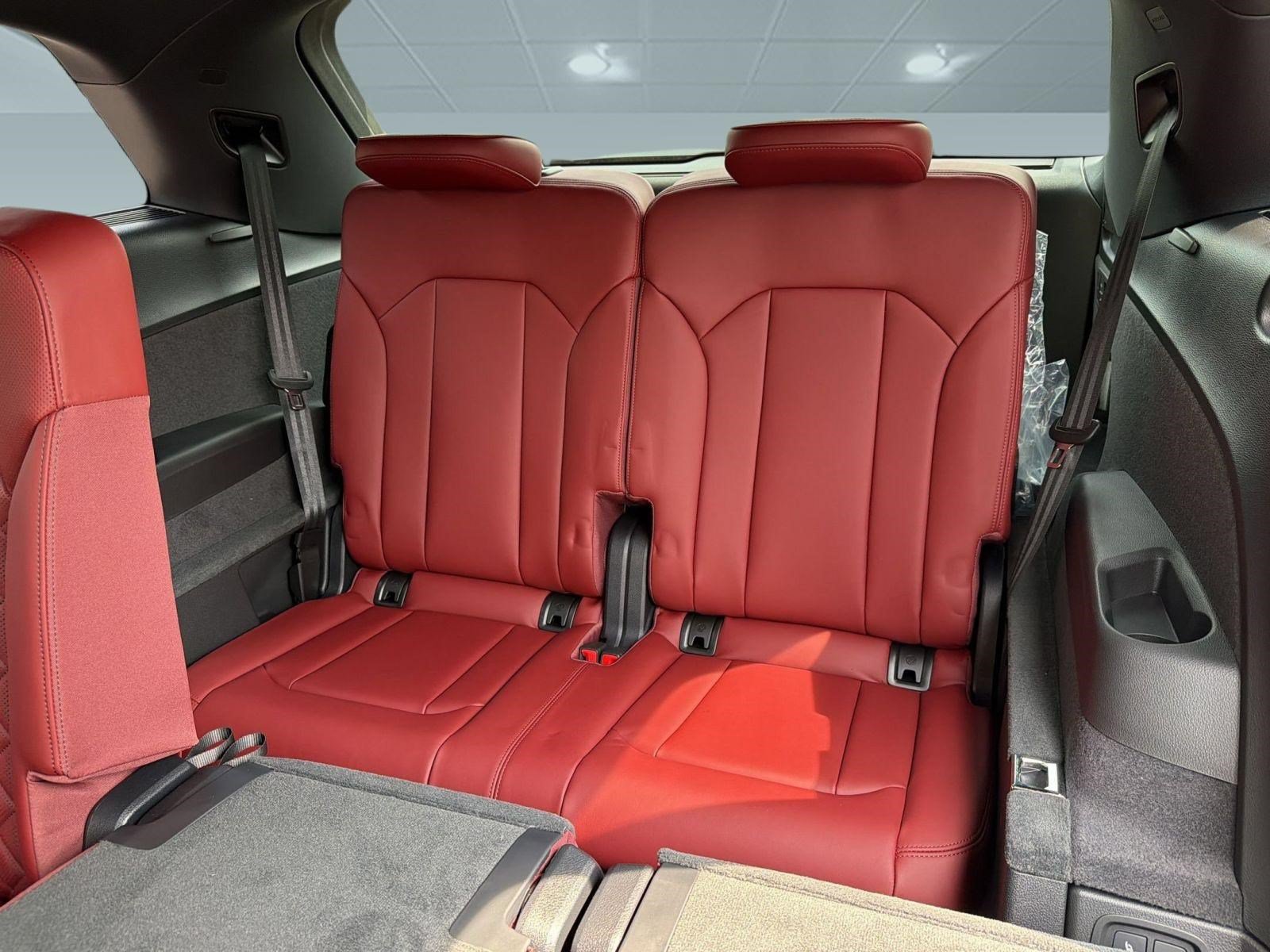 New 2026 Audi SQ7 Premium Plus AWD/4WD image 32