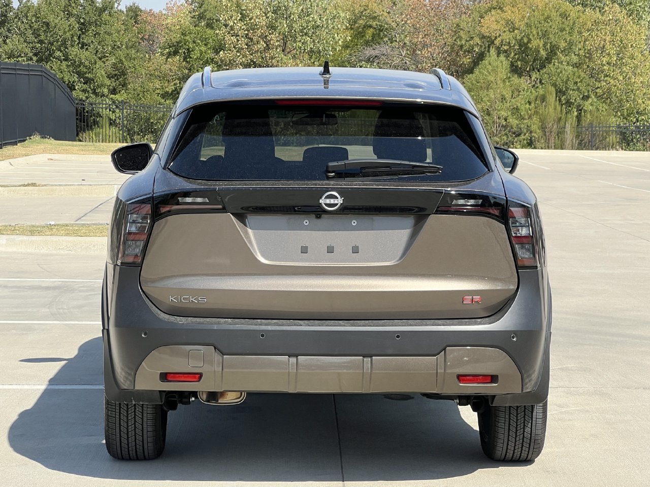 Certified 2026 Nissan Kicks SR FWD image 4