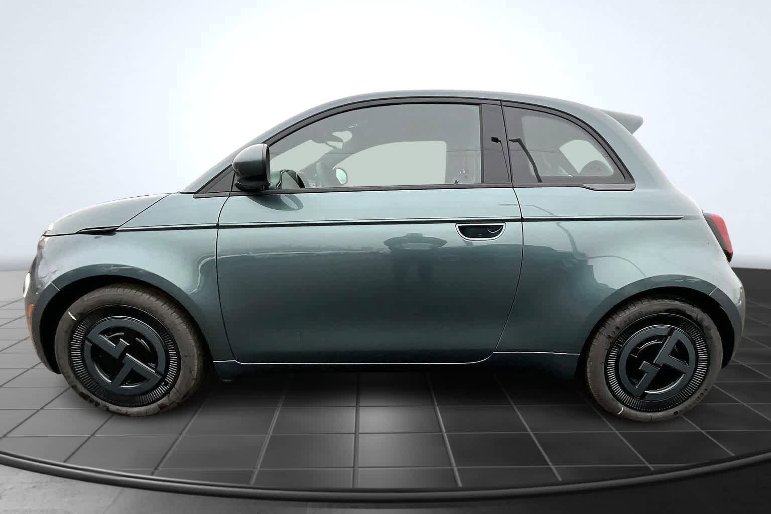 New 2025 FIAT 500 e image 3