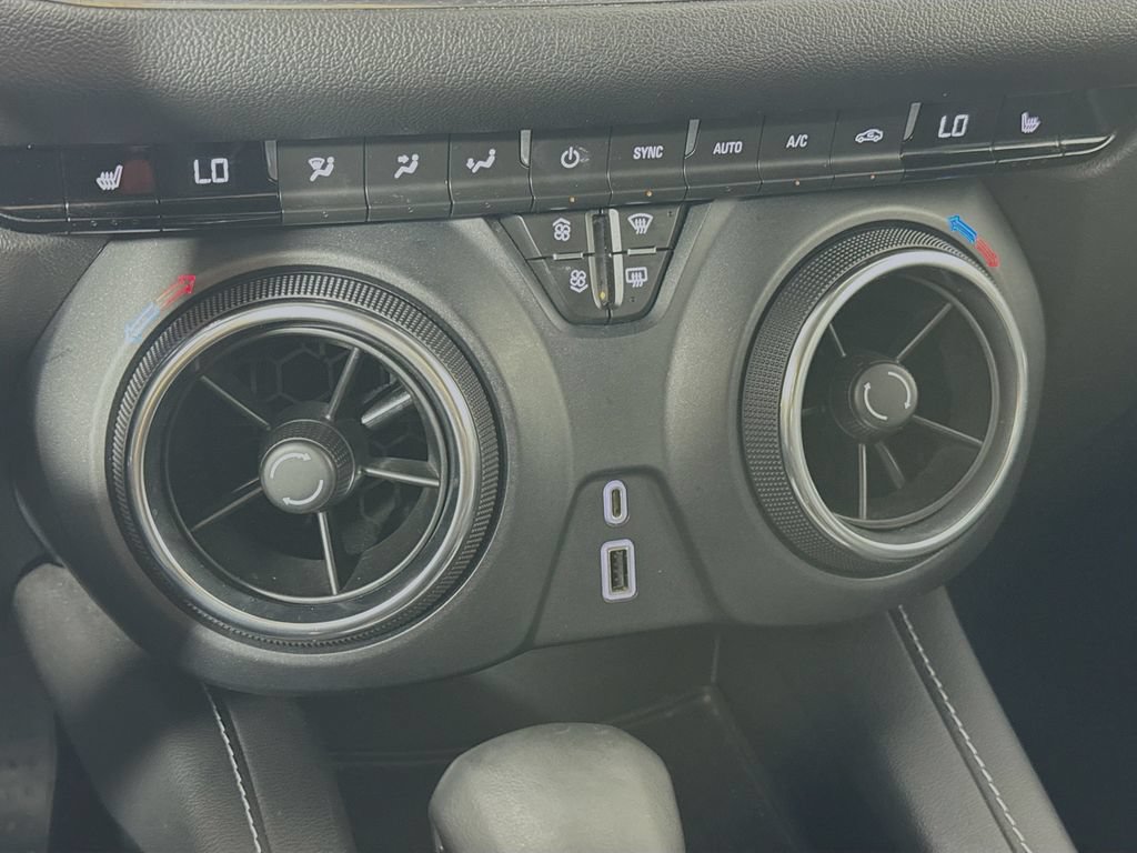 Used 2023 Chevrolet Blazer LT FWD image 18
