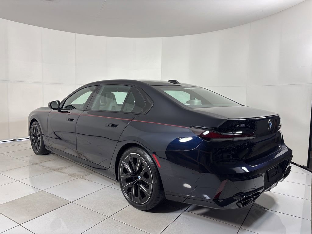 Used 2024 BMW 760i xDrive w/ Executive Package image 3