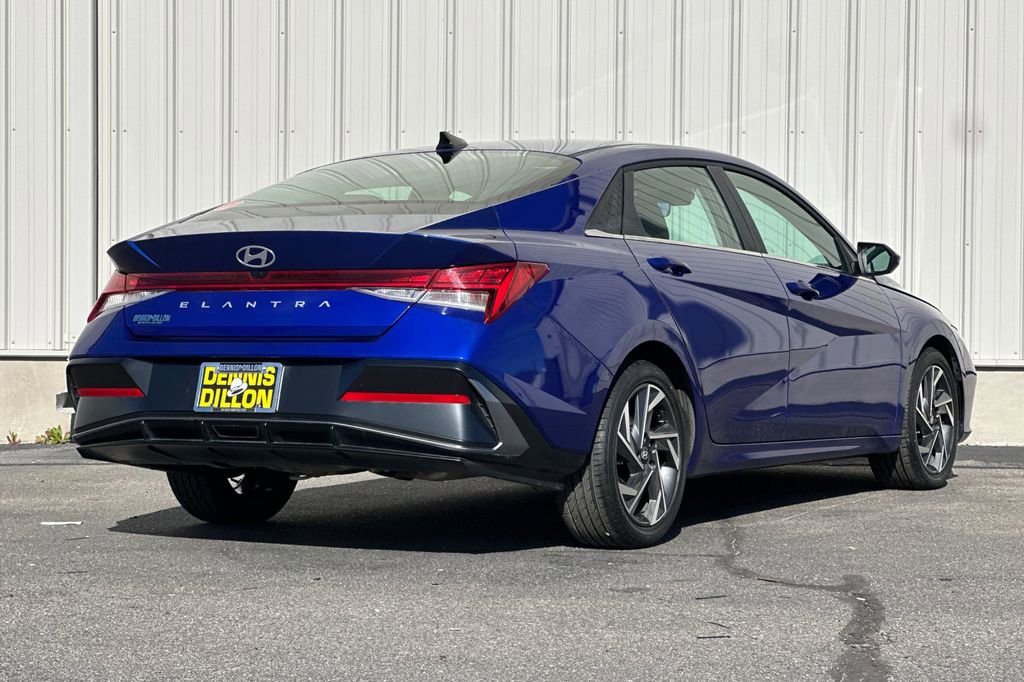 Used 2024 Hyundai Elantra SEL w/ Convenience Package image 4