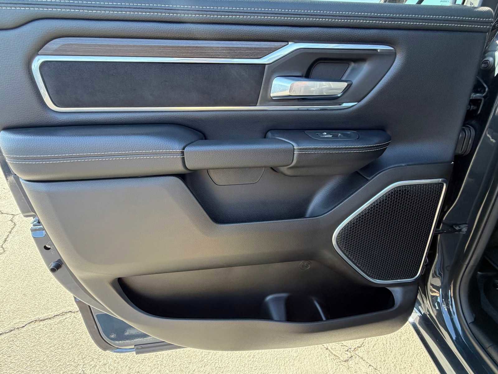 New 2026 RAM 1500 Laramie AWD/4WD image 29
