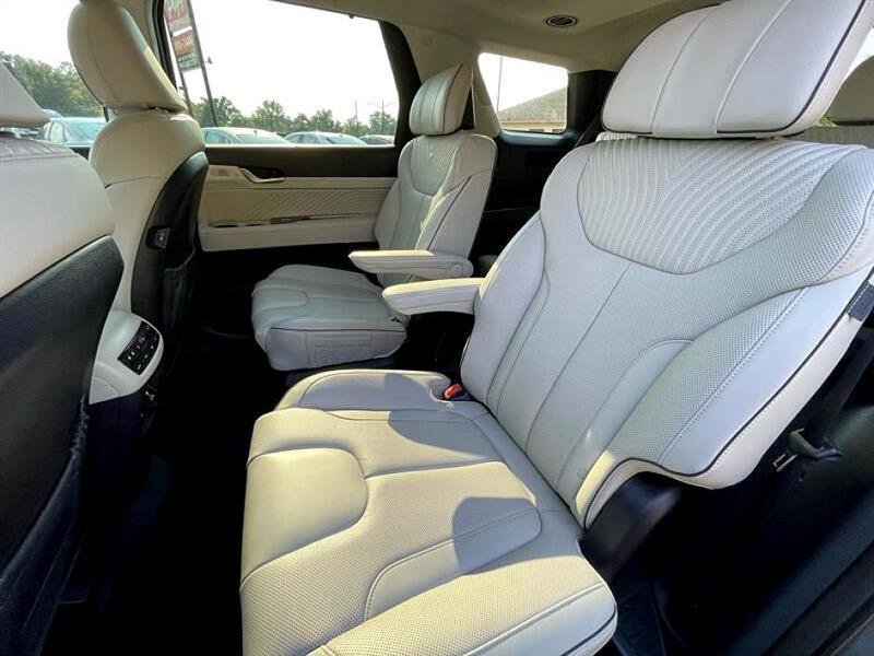 Used 2025 Hyundai Palisade Calligraphy image 18