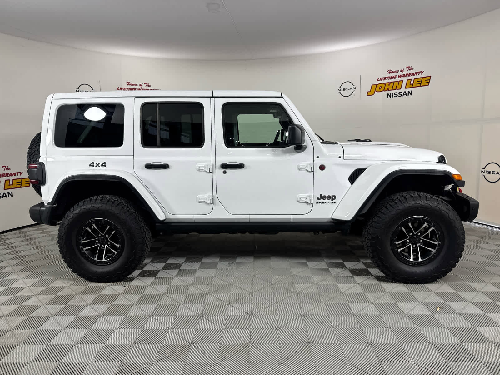 Used 2025 Jeep Wrangler Unlimited Rubicon image 7