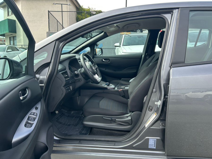 Used 2025 Nissan Leaf S FWD image 11