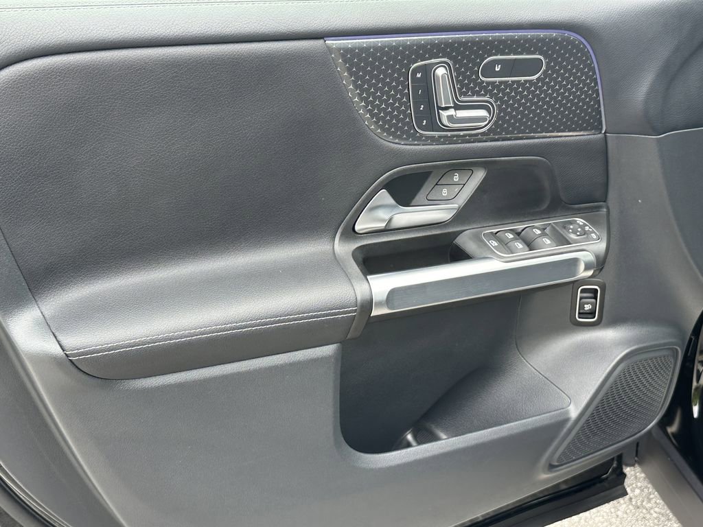 Certified 2025 Mercedes-Benz GLB 250 image 11