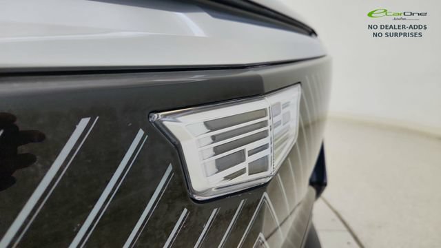 Used 2024 Cadillac Lyriq Luxury RWD image 16