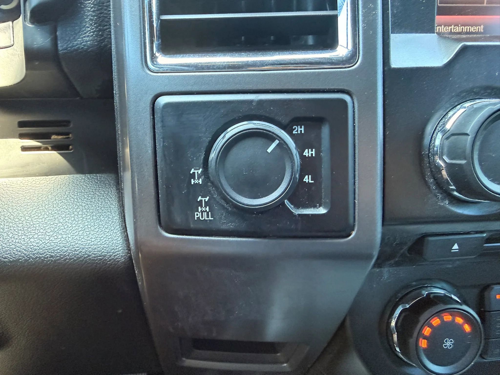 Used 2015 Ford F150 XLT w/ Equipment Group 302A Luxury AWD/4WD image 26