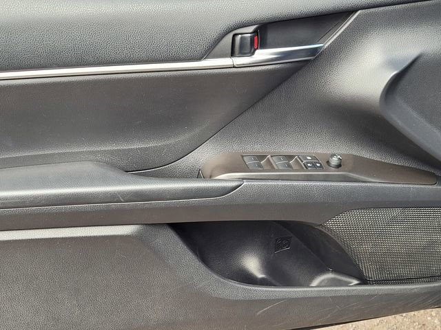 Used 2022 Toyota Camry SE image 15