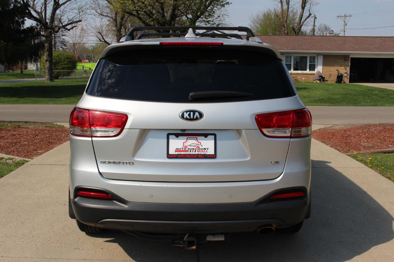 Used 2016 Kia Sorento LX w/ LX Convenience Package image 8
