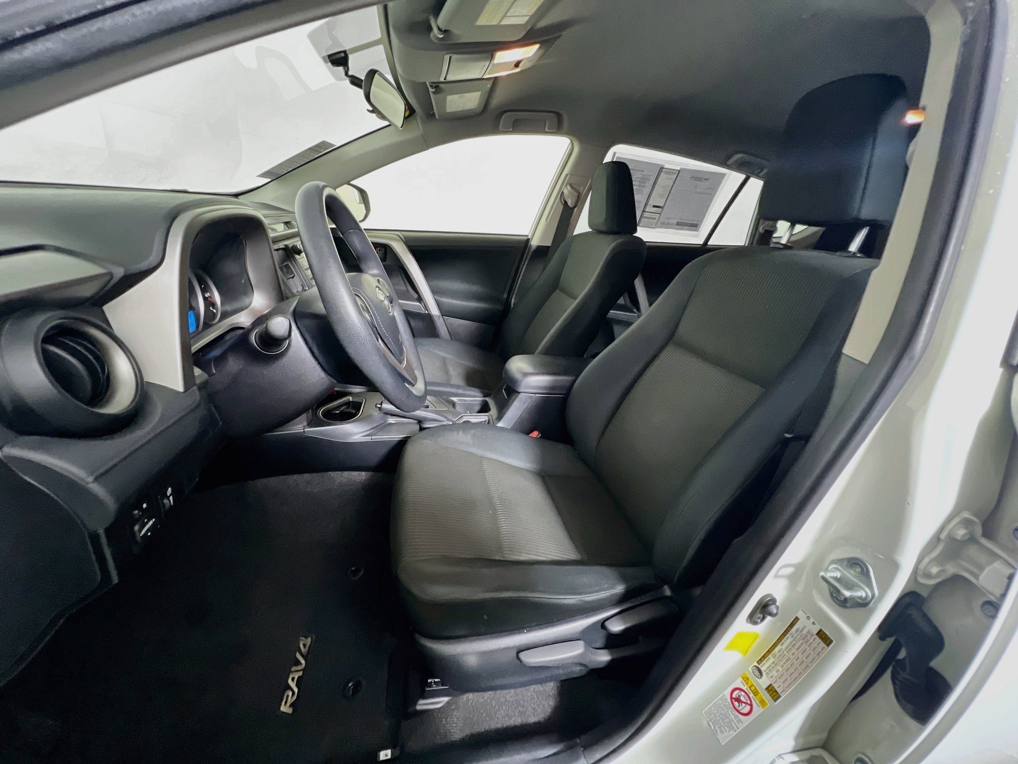 Used 2016 Toyota RAV4 LE FWD image 14