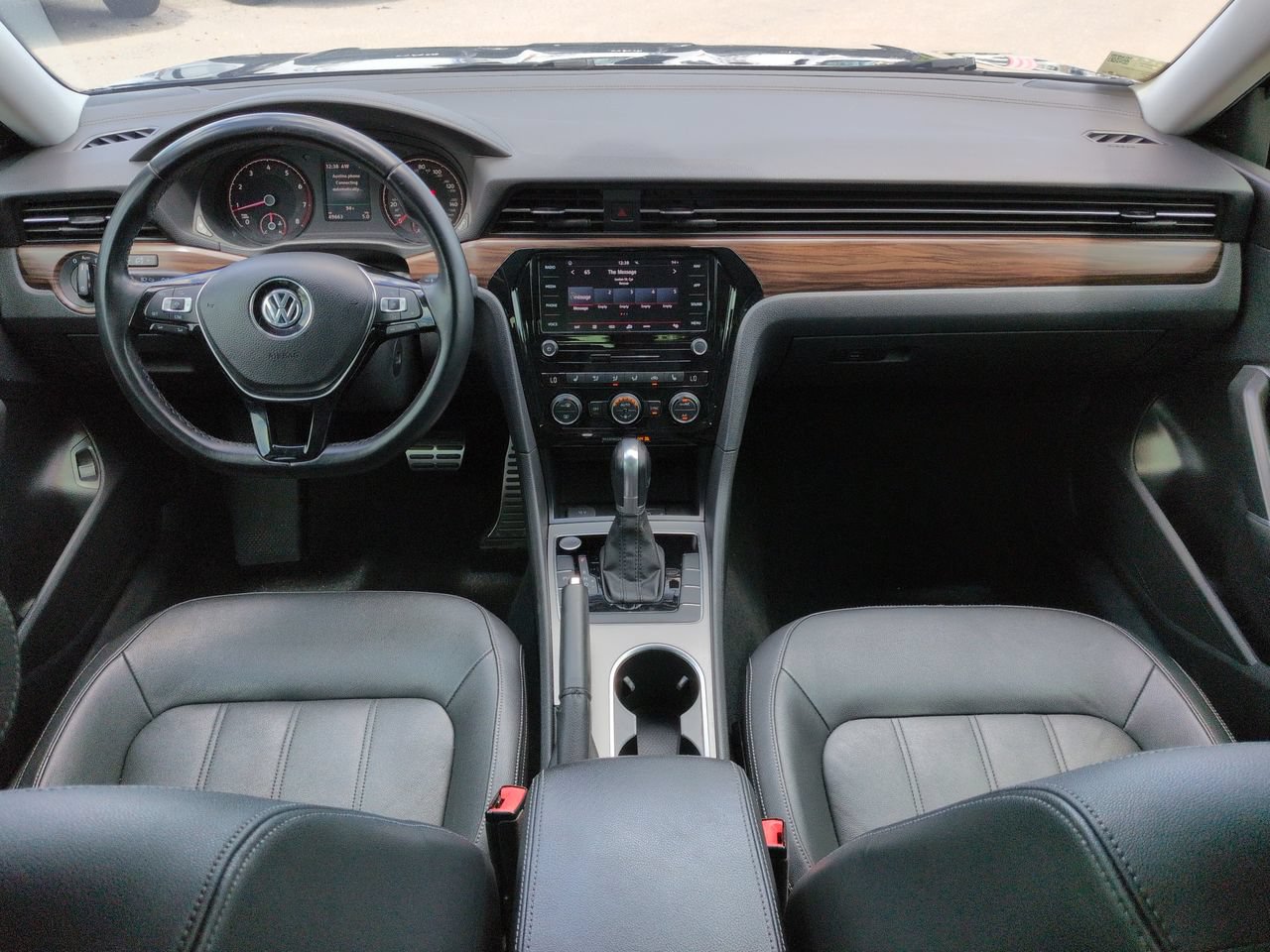 Used 2020 Volkswagen Passat 2.0T SEL FWD image 15
