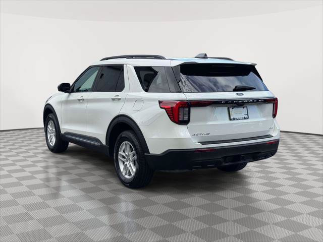 Used 2025 Ford Explorer Active AWD/4WD image 5