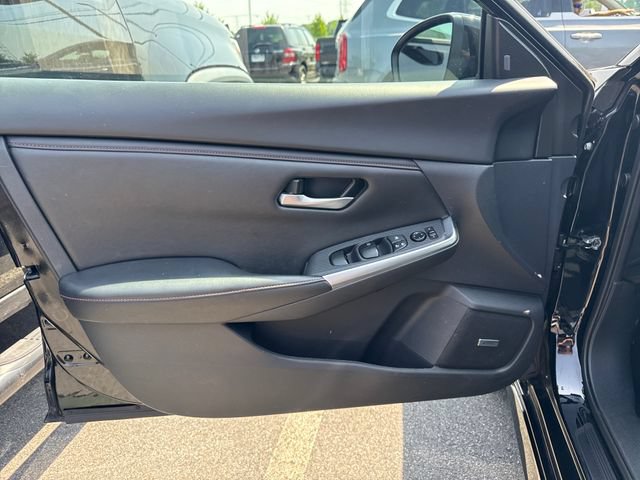 Used 2025 Nissan Sentra SR w/ SR Premium Package FWD image 18