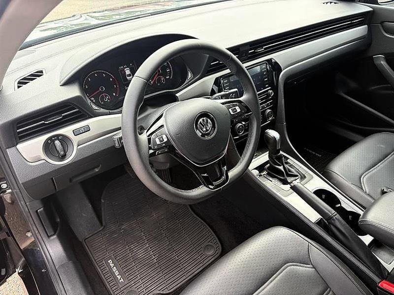 Used 2021 Volkswagen Passat 2.0T SE image 22