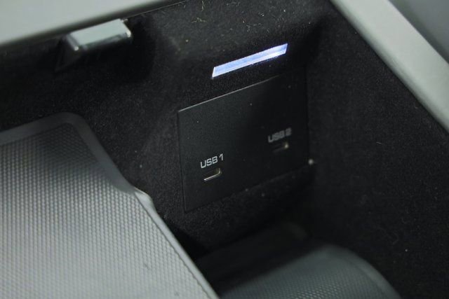 Used 2022 Porsche Cayenne Platinum Edition image 29