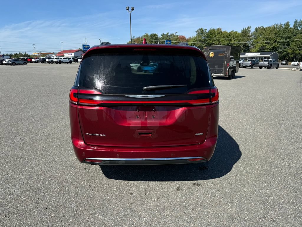 Used 2021 Chrysler Pacifica Touring w/ Cold Weather Group AWD/4WD image 6