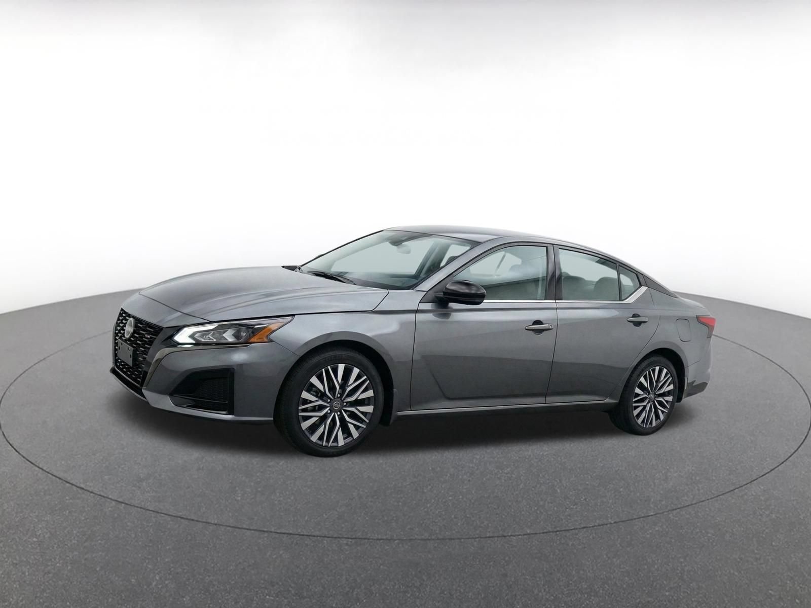 Used 2026 Nissan Altima 2.5 SV FWD image 3