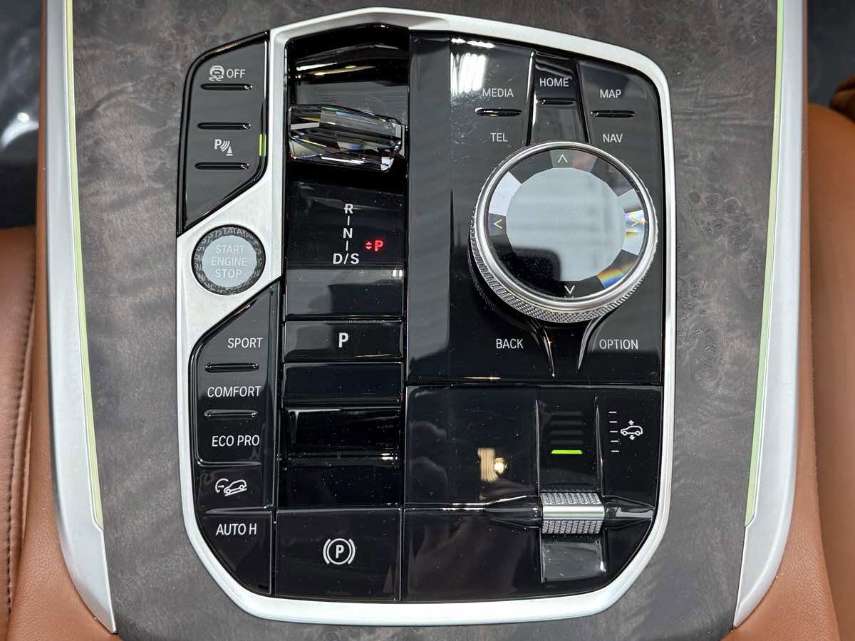 Used 2023 BMW X7 M60i image 37