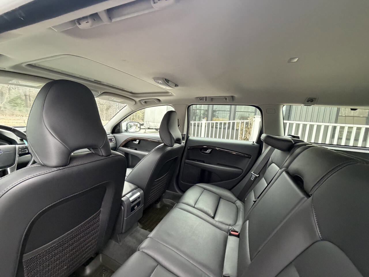 Used 2016 Volvo XC70 T5 Premier w/ Proximity Package image 19