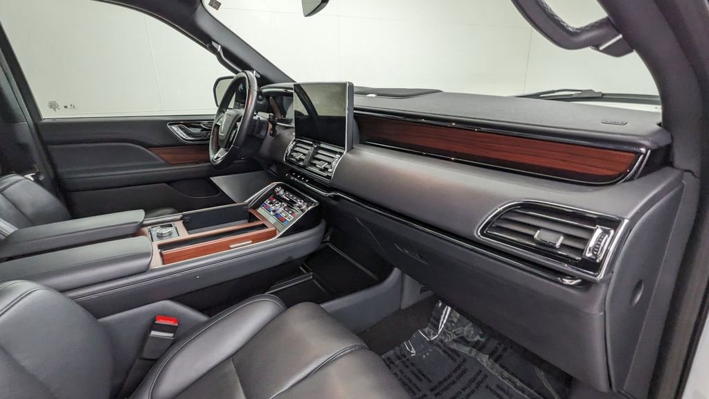 Used 2023 Lincoln Navigator L Reserve w/ Equipment Group 201A image 44