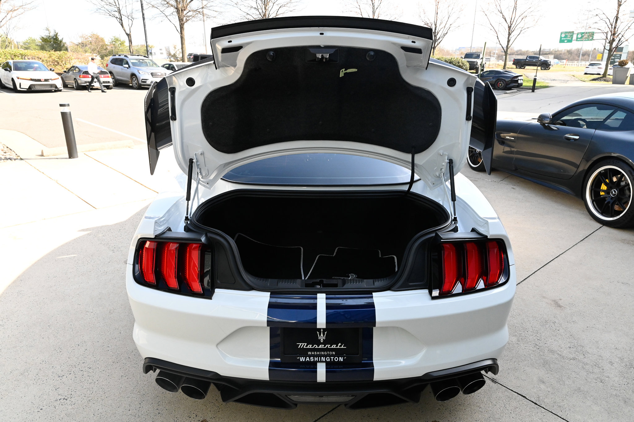 Used 2022 Ford Mustang Shelby GT500 w/ Carbon Fiber Track Pack RWD image 31