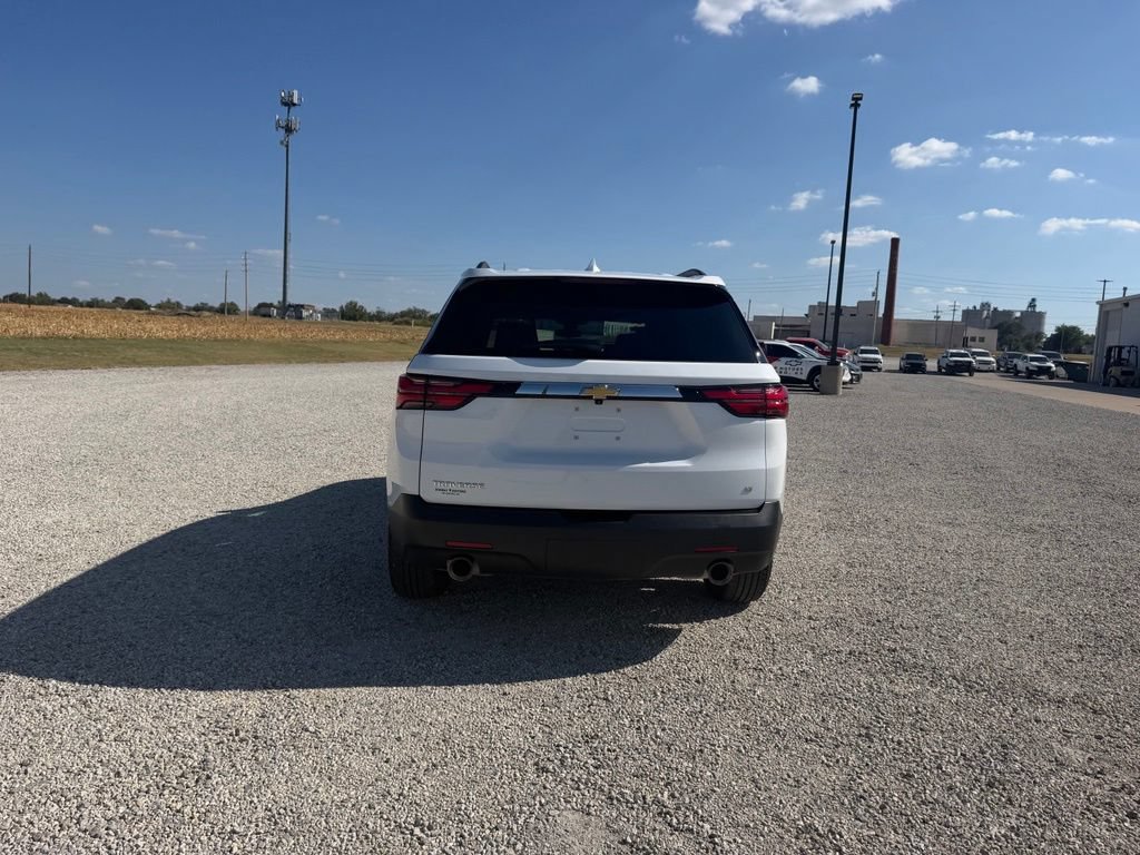 Used 2023 Chevrolet Traverse LT FWD image 4
