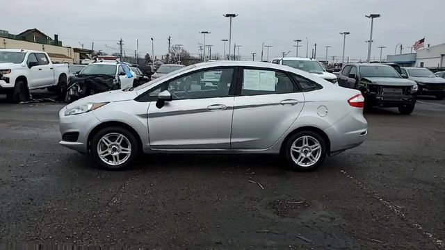 Used 2018 Ford Fiesta SE FWD image 5