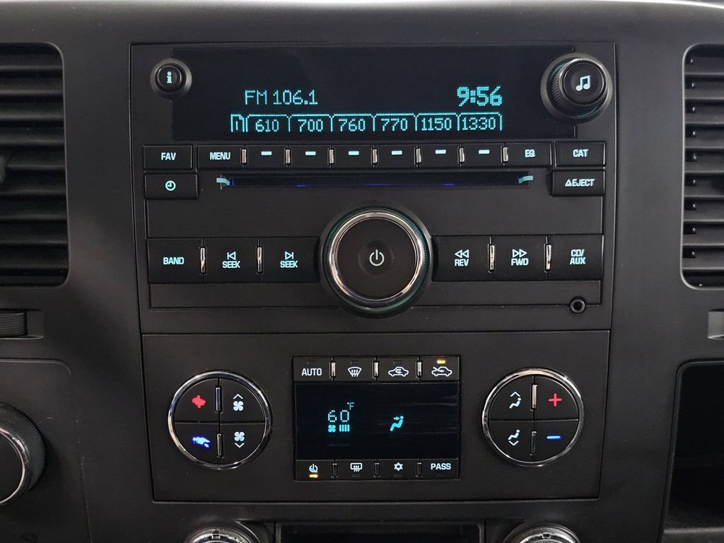 Used 2008 Chevrolet Silverado 2500 LT w/ 1LT Convenience Package AWD/4WD image 17