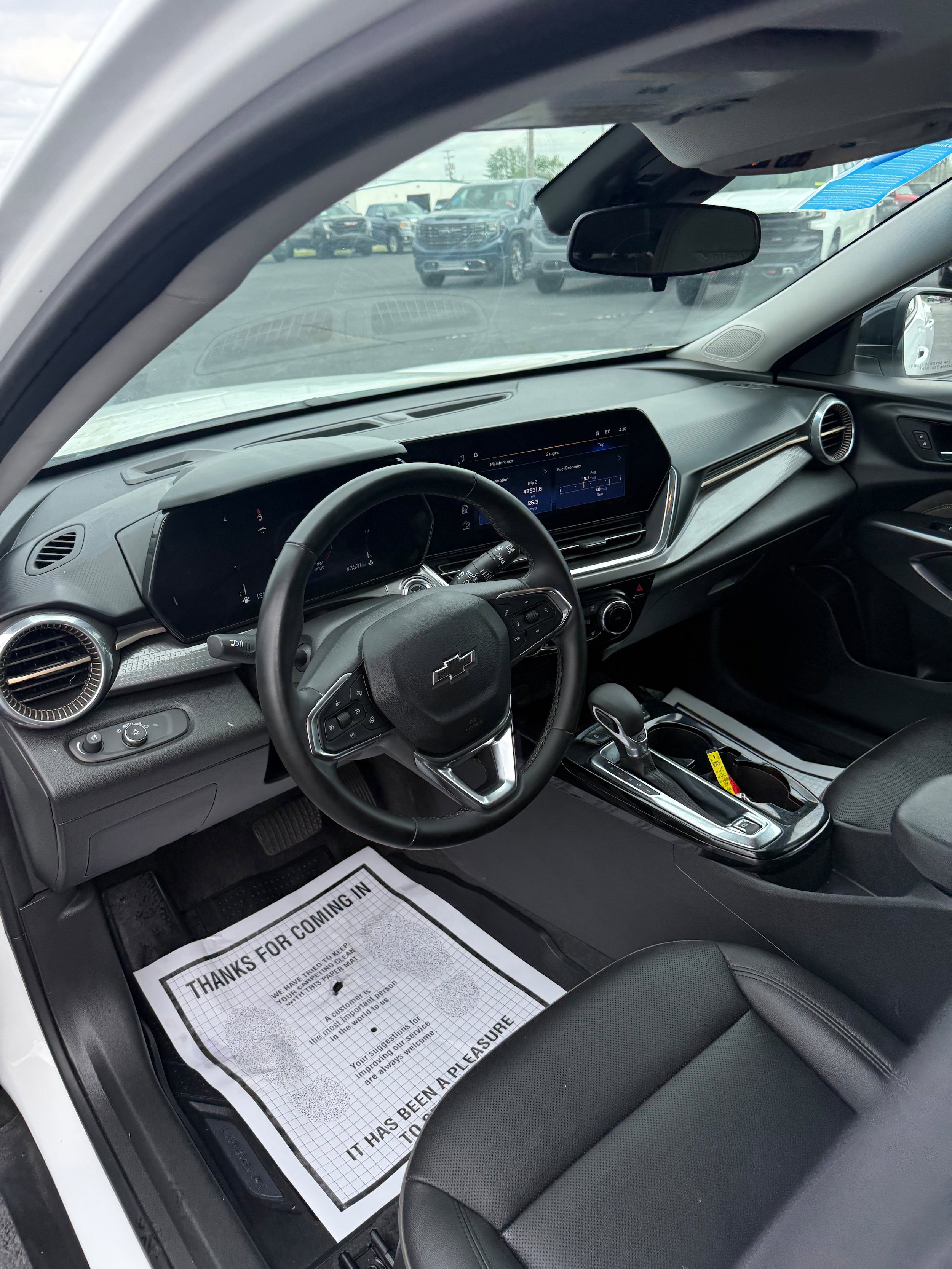 Used 2025 Chevrolet Trax ACTIV w/ Sunroof Package FWD image 13