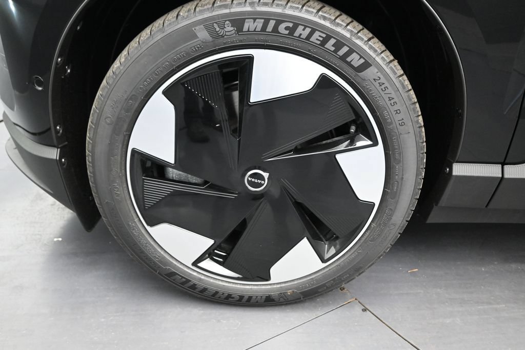 New 2026 Volvo EX30 Ultra w/ Protection Package Premier AWD/4WD image 9